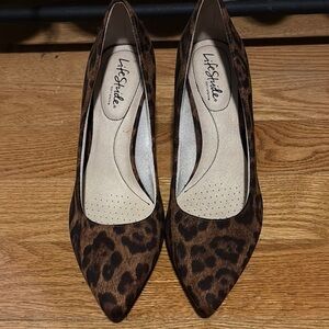 Life Stride Leopard Print Women's Shoes, Size 9